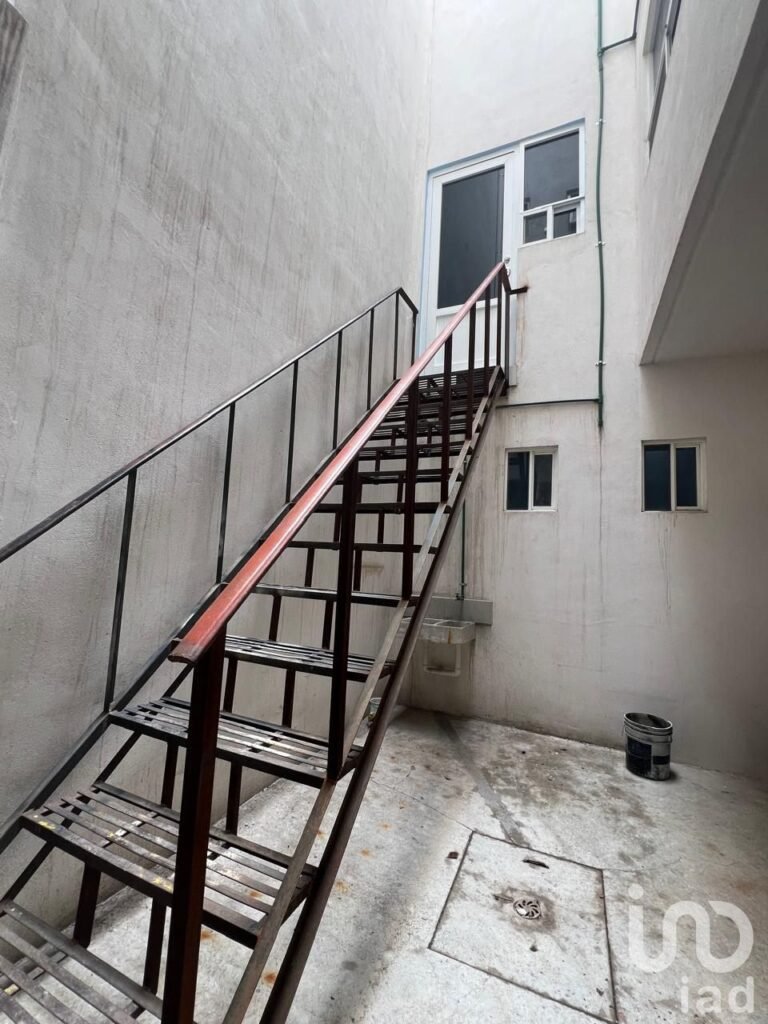 VENTA DE SALON DE FIESTAS INFANTILES CON AREA COMERCIAL EN ECATEPEC