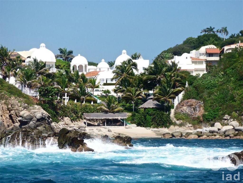 Complejo hotelero en Bahías de Huatulco a pie de playa