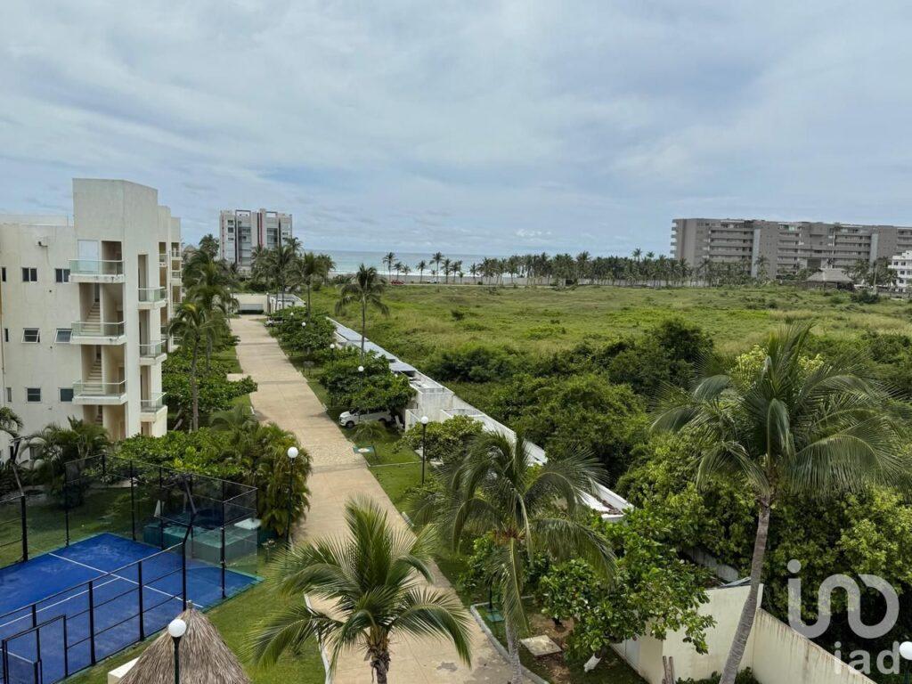 Departamento en preventa con  club de playa en Acapulco diamante