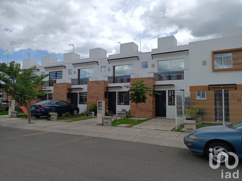 CASA EN VENTA EN REAL ARBOLEDAS, IRAPUATO GTO.