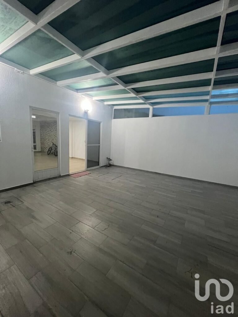 CASA EN VENTA EN AMÉRICAS III, EN ECATEPEC CON TERRENO EXCEDENTE