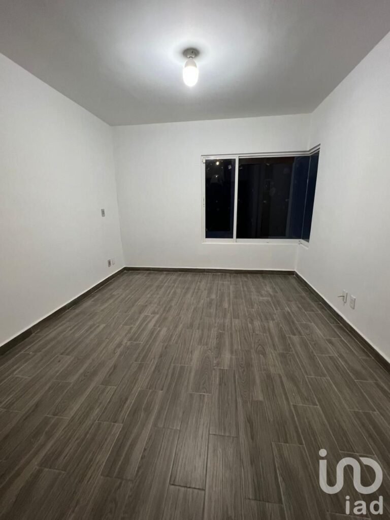 CASA EN VENTA EN AMÉRICAS III, EN ECATEPEC CON TERRENO EXCEDENTE