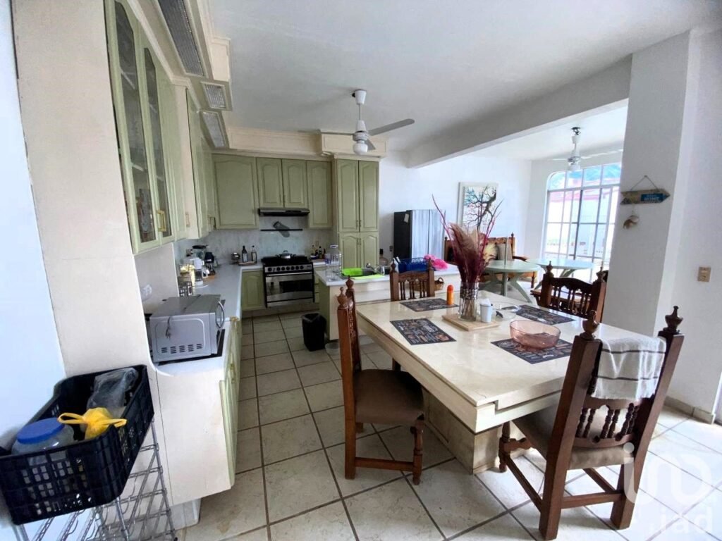 Casa de descanso, ubicación estratégica,cerca de autopista Jala-Vallarta ideal para vivir e invertir