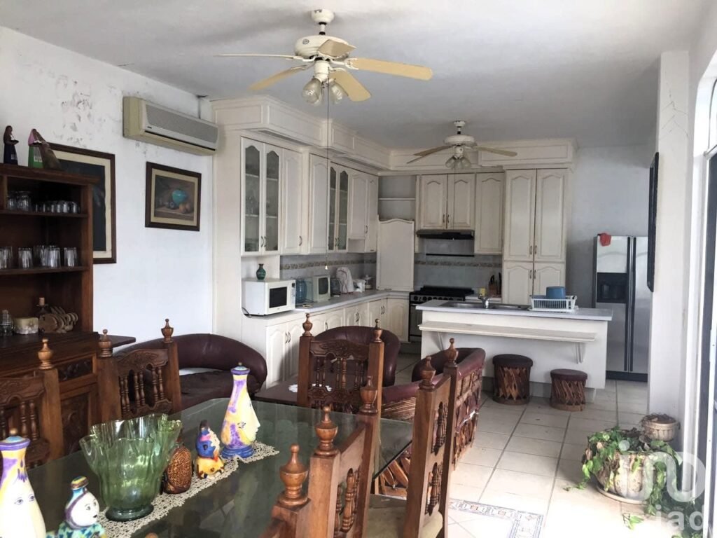 Casa de descanso, ubicación estratégica,cerca de autopista Jala-Vallarta ideal para vivir e invertir