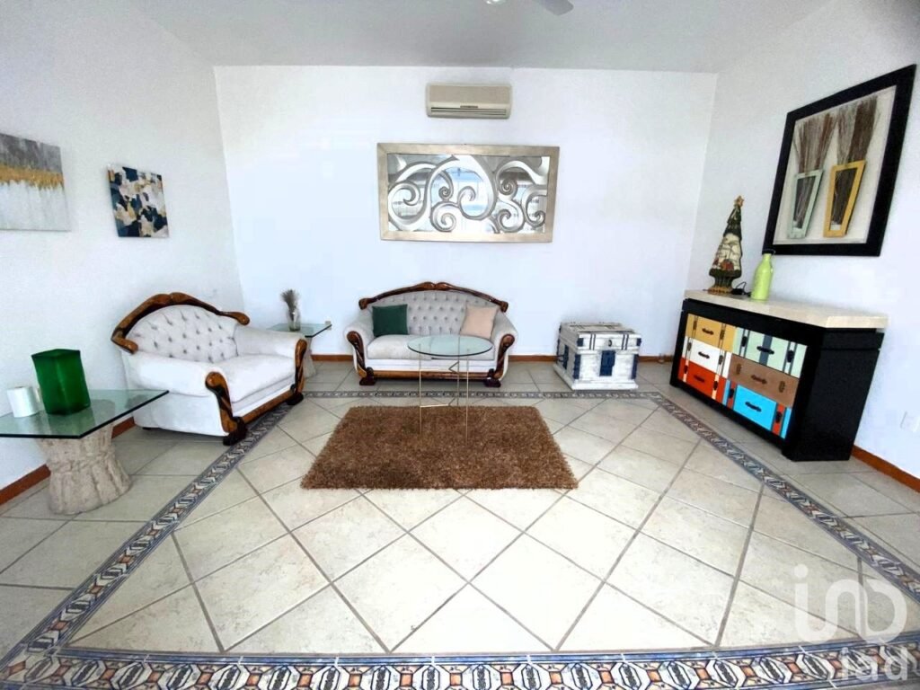 Casa de descanso, ubicación estratégica,cerca de autopista Jala-Vallarta ideal para vivir e invertir