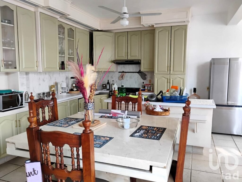 Casa de descanso, ubicación estratégica,cerca de autopista Jala-Vallarta ideal para vivir e invertir