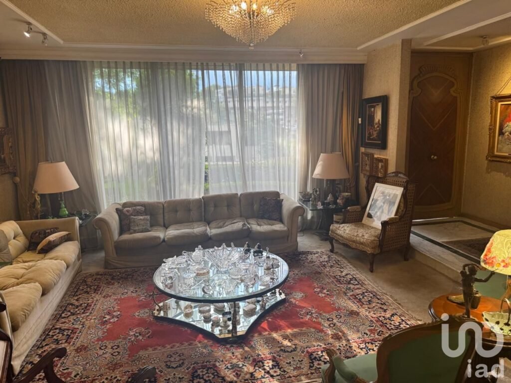 CASA BOSQUES DE LAS LOMAS