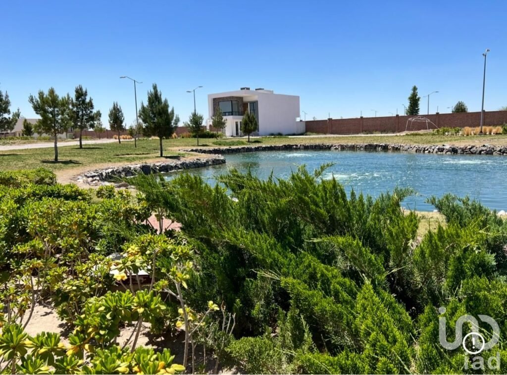 TERRENO EN VENTA CON LAGO  PRIVADO EN ALTOZANO EL NUEVO JUAREZ