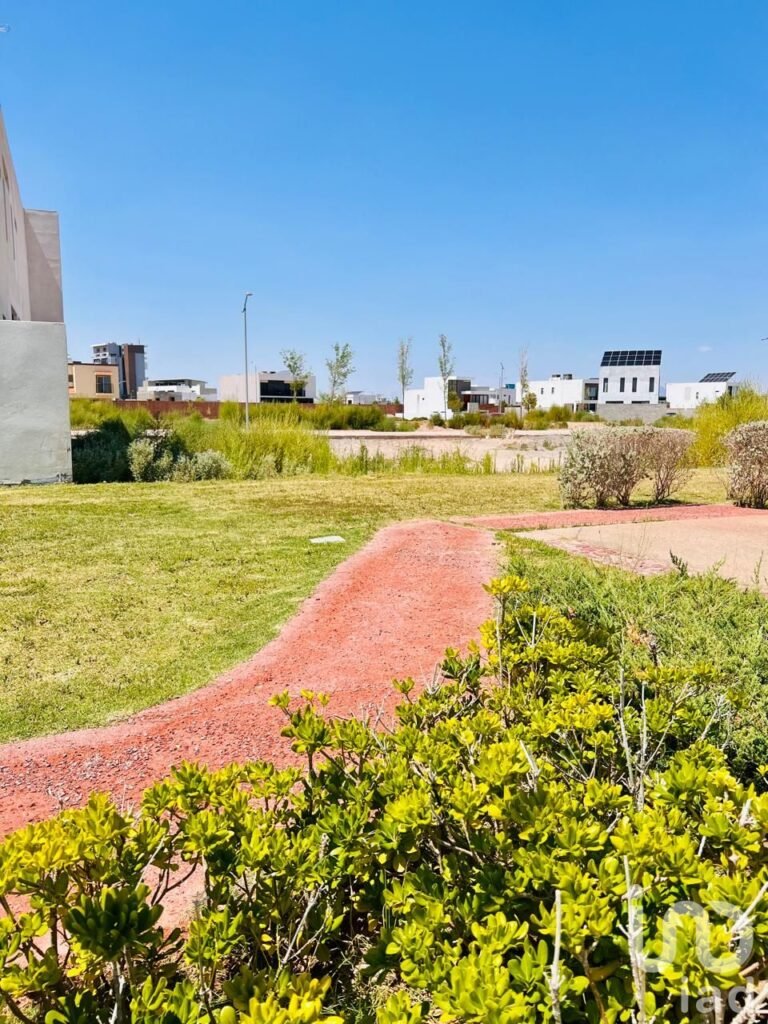 TERRENO EN VENTA CON LAGO  PRIVADO EN ALTOZANO EL NUEVO JUAREZ