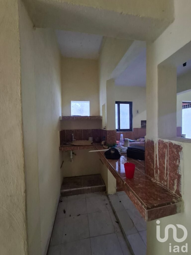 MUY AMPLIA PROPIEDAD EN FRACC PEDREGALES DE LINDAVISTA, MERIDA, YUCATAN