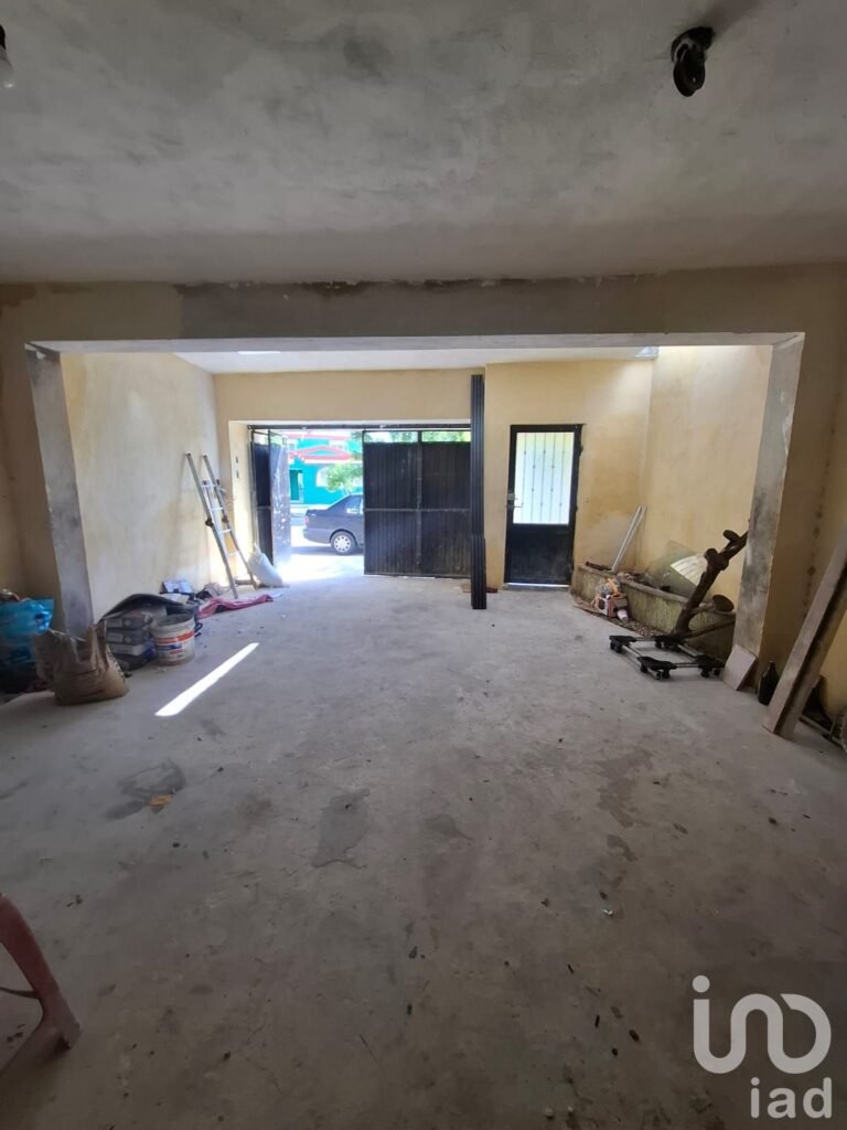 MUY AMPLIA PROPIEDAD EN FRACC PEDREGALES DE LINDAVISTA, MERIDA, YUCATAN