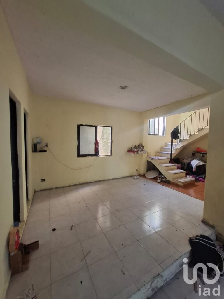 MUY AMPLIA PROPIEDAD EN FRACC PEDREGALES DE LINDAVISTA, MERIDA, YUCATAN