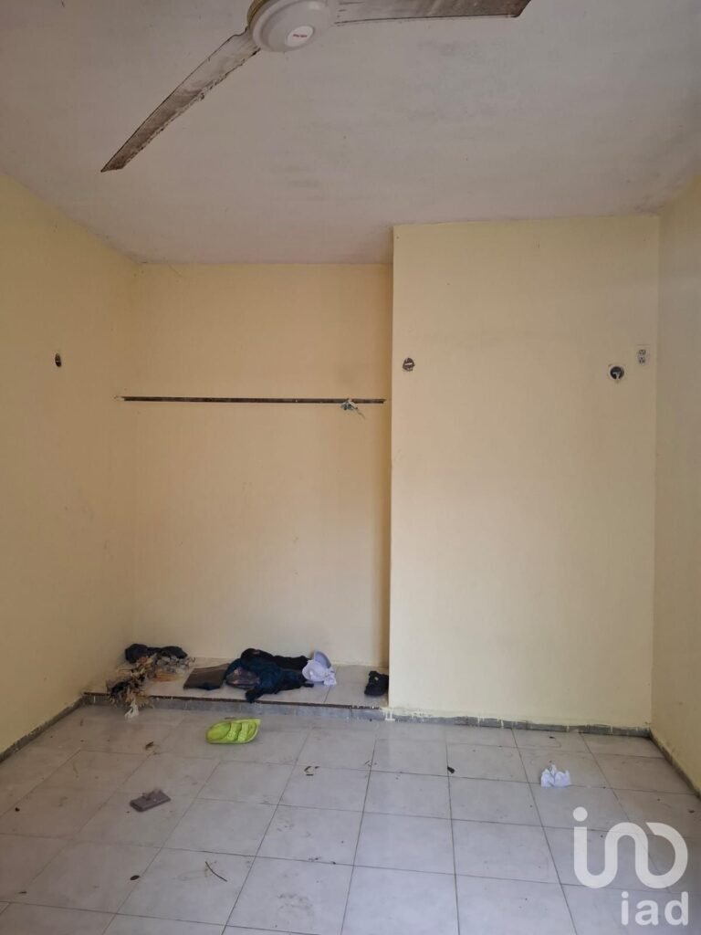 MUY AMPLIA PROPIEDAD EN FRACC PEDREGALES DE LINDAVISTA, MERIDA, YUCATAN