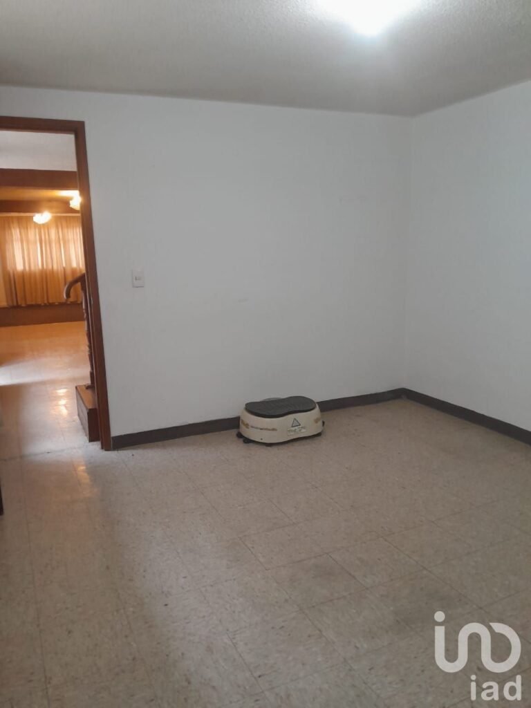 CASA AMPLIA EN VENTA EN ALVARO OBREGON