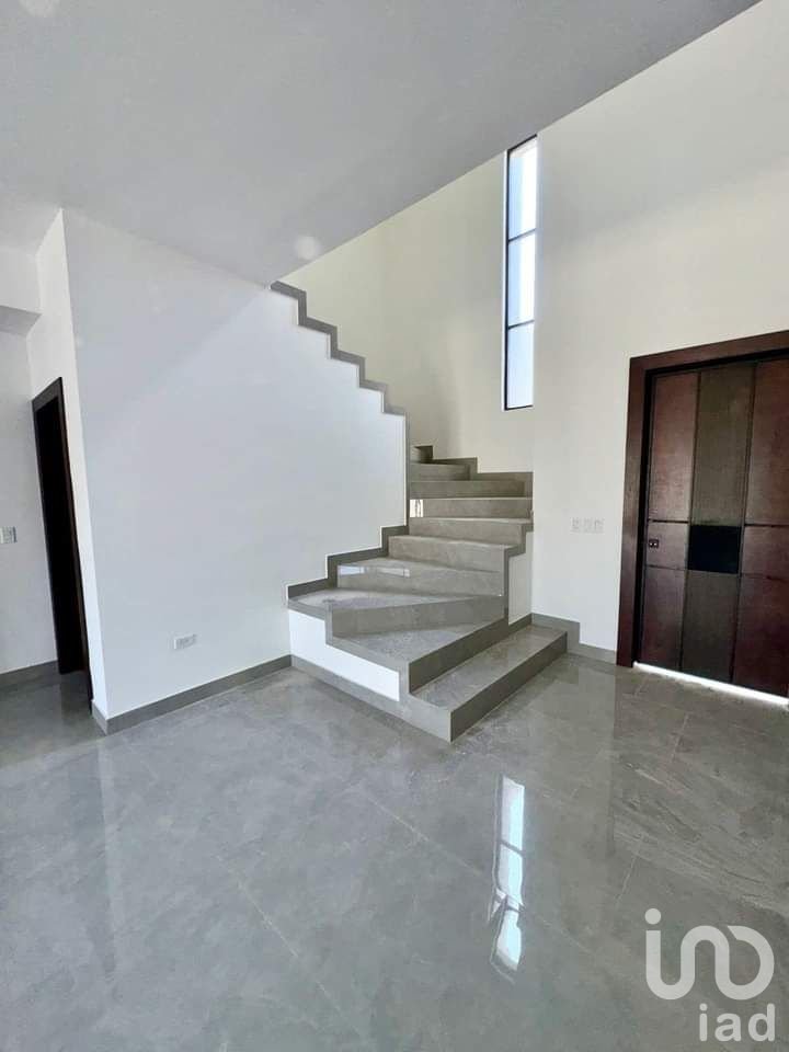 Casa en Venta Zona Dorada, Privada Villas San Ángel, recién construida con Recámara en planta baja