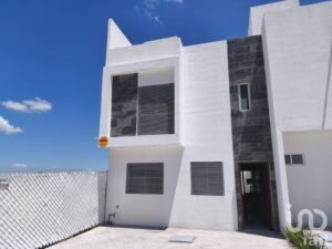 Casa en Venta de 4 recámaras, por Fuerte Ventura $2,460,000 a tan solo 5 minutos de Villa Magna