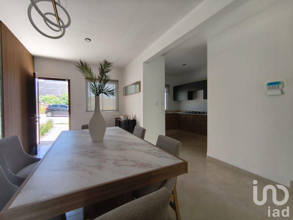 Casa en Venta de 4 recámaras, por Fuerte Ventura $2,460,000 a tan solo 5 minutos de Villa Magna