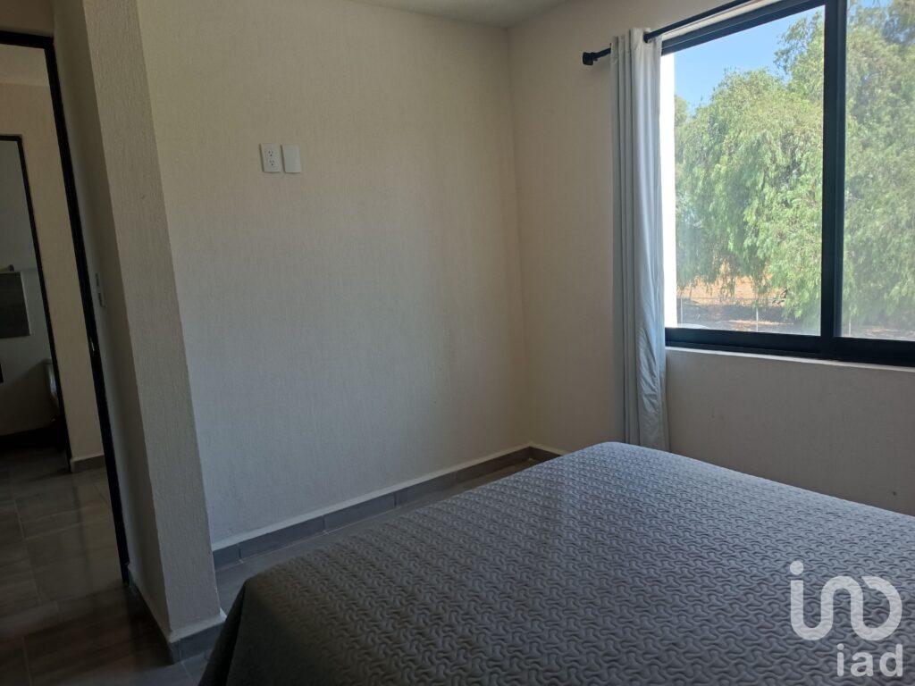 Casa 3 hab 1.5 baños Ventanales Santa María Celaya, Cercania a puertas,Industrial, gamesa, sabritas.