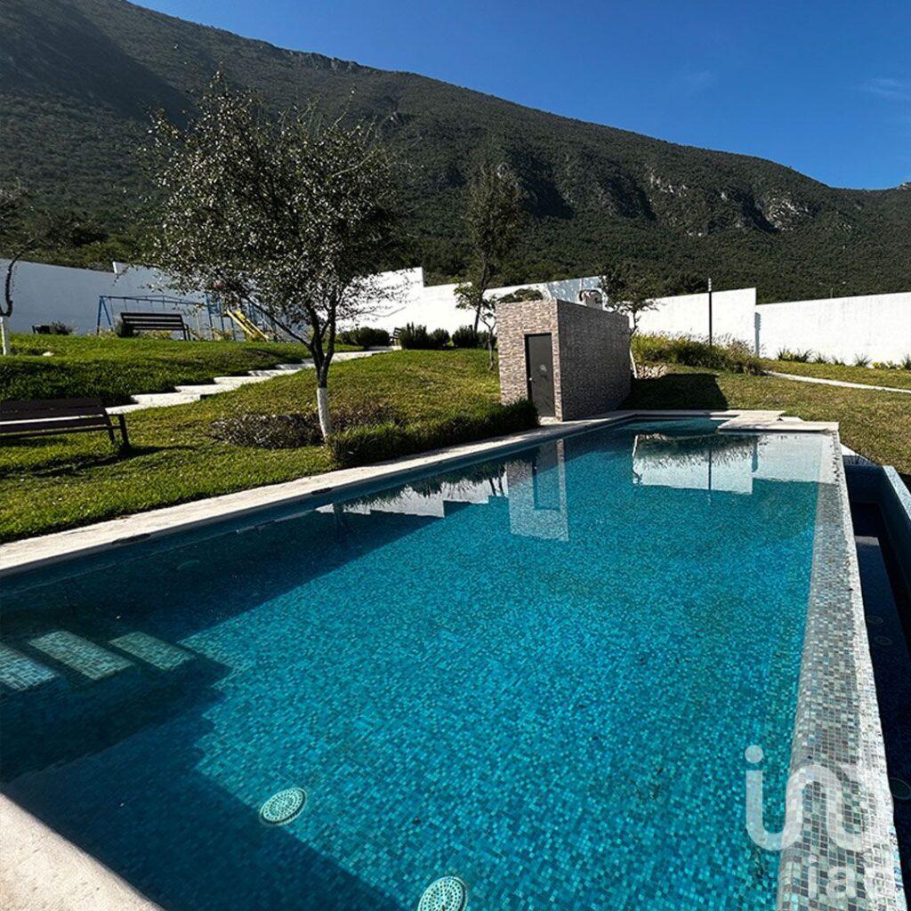 Casa de 3 Niveles en Venta – Balcones de San Patricio, Escobedo N.L.