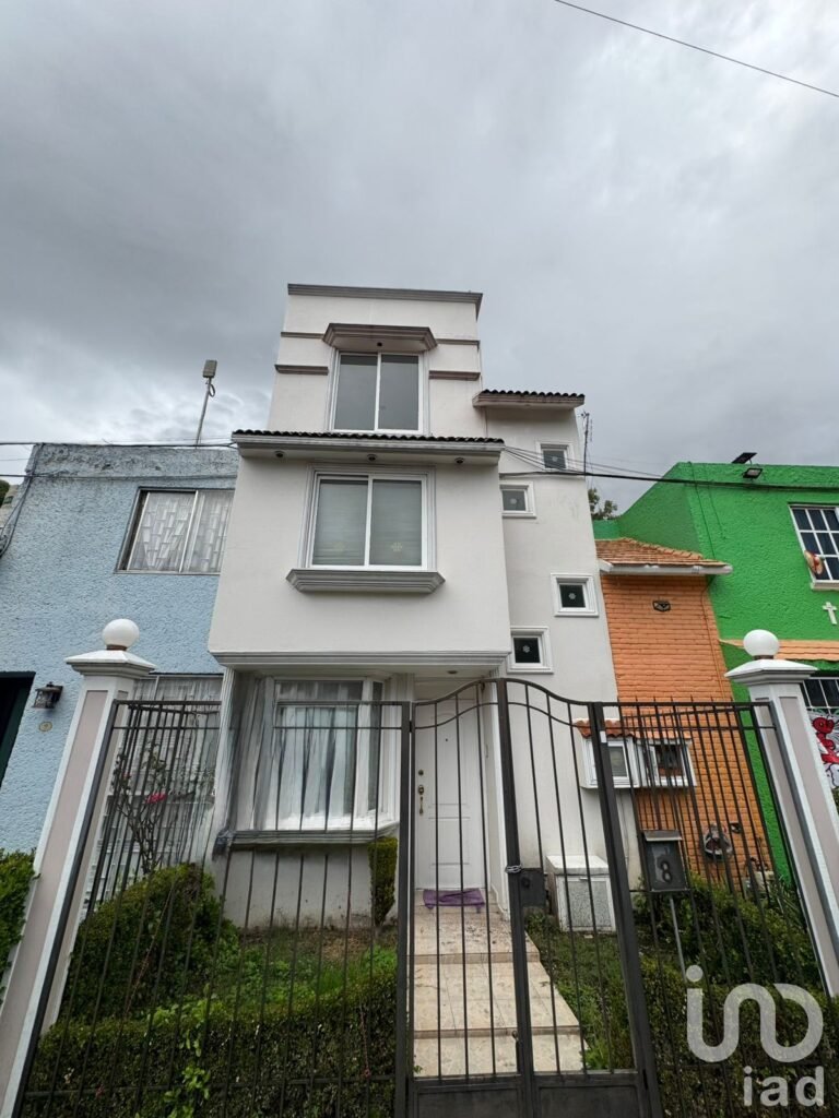 Casa en venta con excelente ubicación