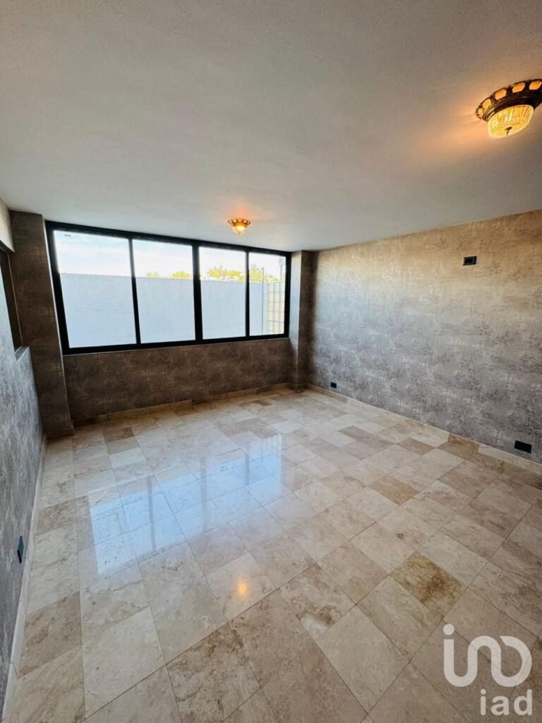 HERMOSA CASA CON OFICINAS EN PUEBLA