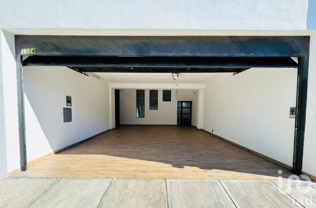 HERMOSA CASA CON OFICINAS EN PUEBLA