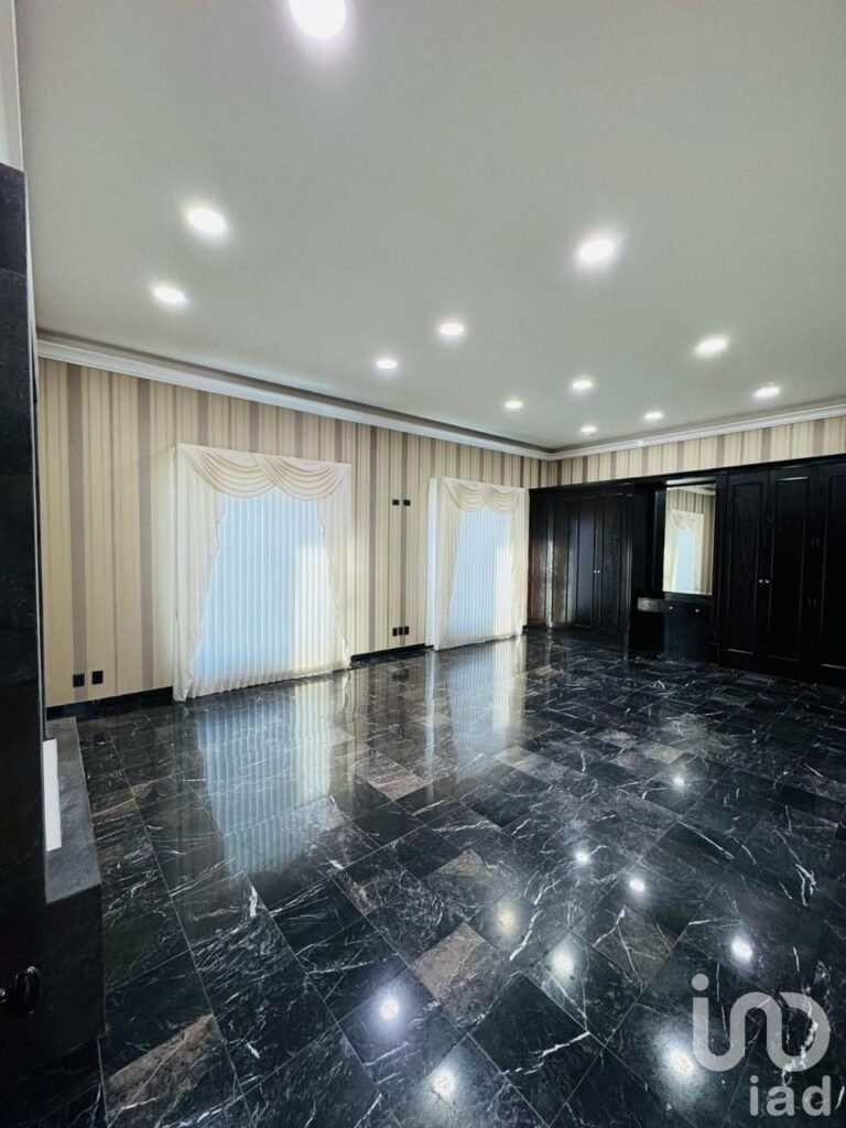 HERMOSA CASA CON OFICINAS EN PUEBLA