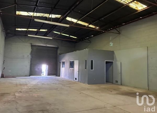 Renta de Bodega 200 m² con acceso para tráiler en Blvd. Óscar Flores