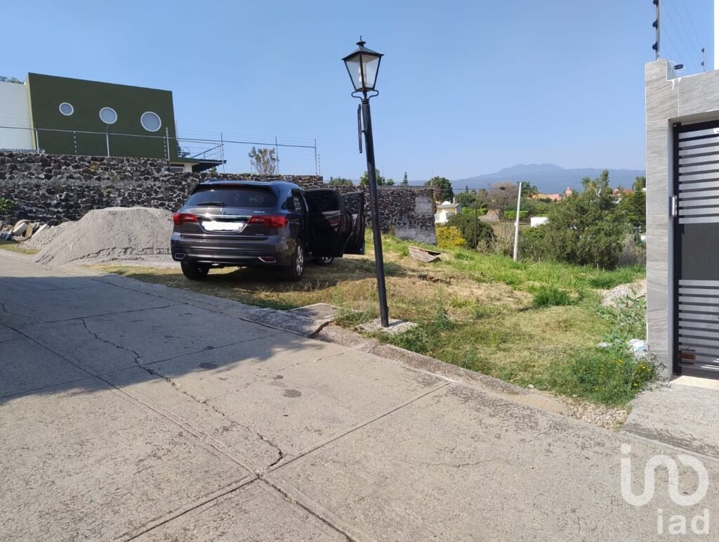 Terreno en Venta, Condominio Residencial con Vigilancia, Zona Norte, Cuernavaca
