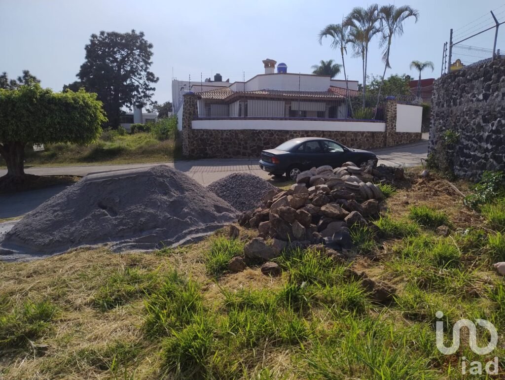 Terreno en Venta, Condominio Residencial con Vigilancia, Zona Norte, Cuernavaca