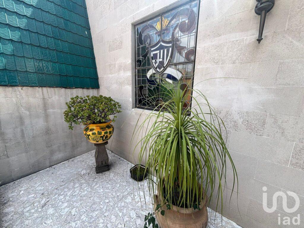 Se vende casa para remodelar en Privada   Lomas de Huizachal  Herradura