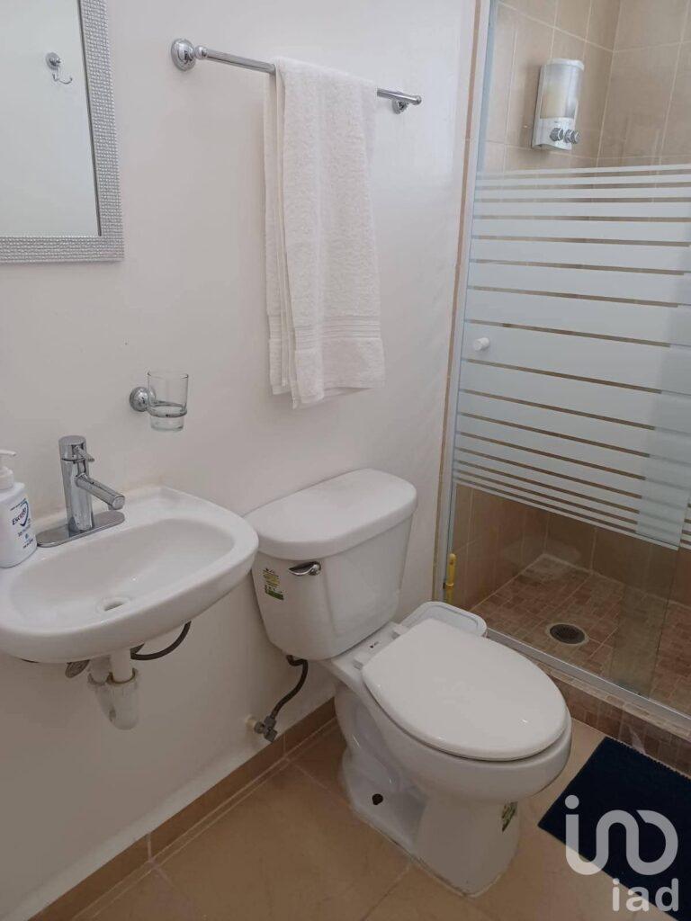 RENTA DE DEPARTAMENTO AMUEBLADO 2 RECAMARAS EN SEGUNDO NIVEL FRACC REAL BILBAO PLAYA DEL CARMEN