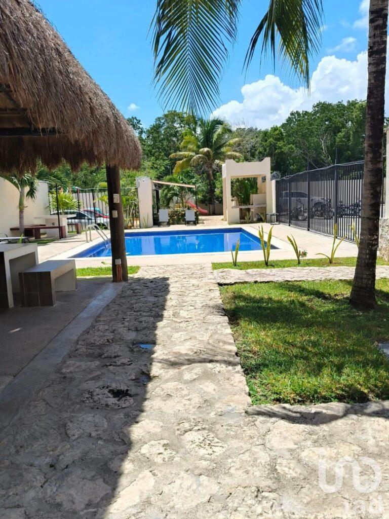 RENTA DE DEPARTAMENTO AMUEBLADO 2 RECAMARAS EN SEGUNDO NIVEL FRACC REAL BILBAO PLAYA DEL CARMEN