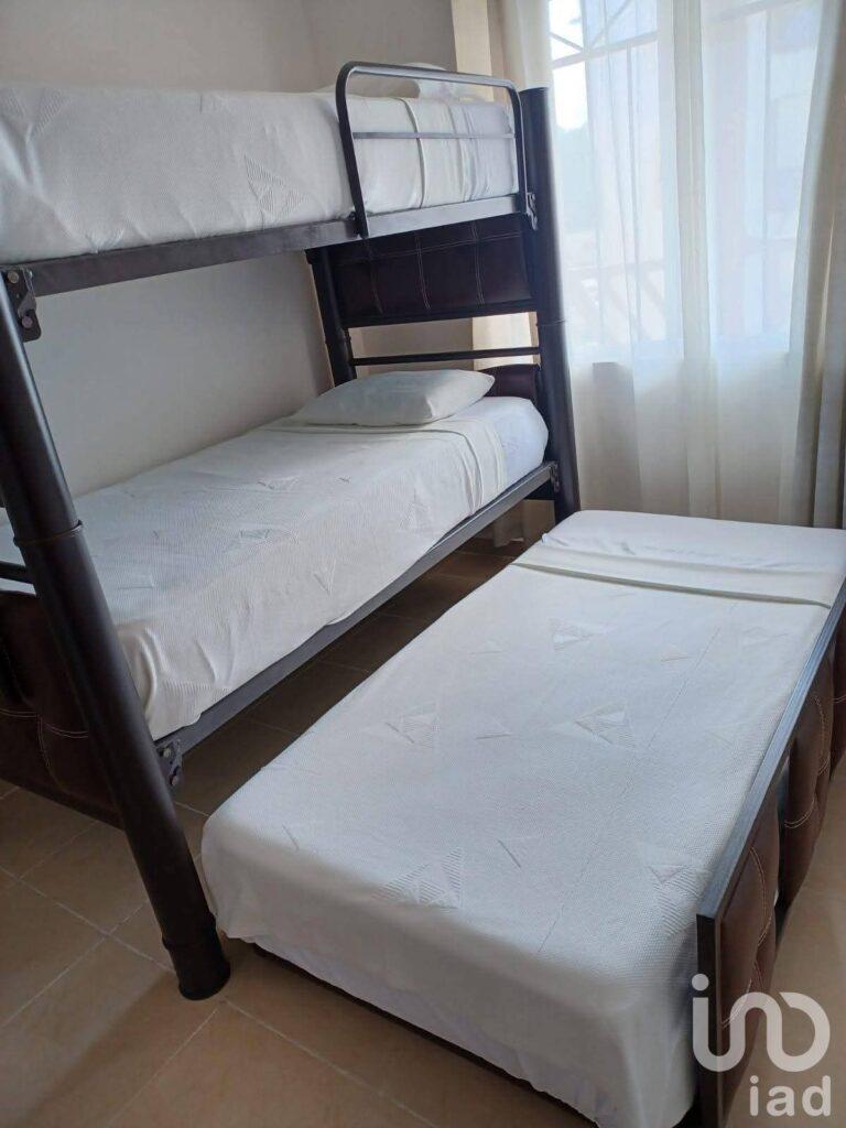 RENTA DE DEPARTAMENTO AMUEBLADO 2 RECAMARAS EN SEGUNDO NIVEL FRACC REAL BILBAO PLAYA DEL CARMEN