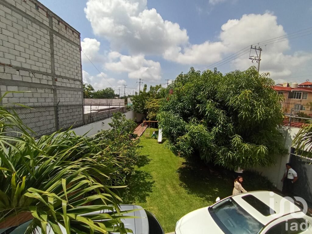 CASA EN PEDREGAL LAS FUENTES EN VENTA RECIEN REMODELADA