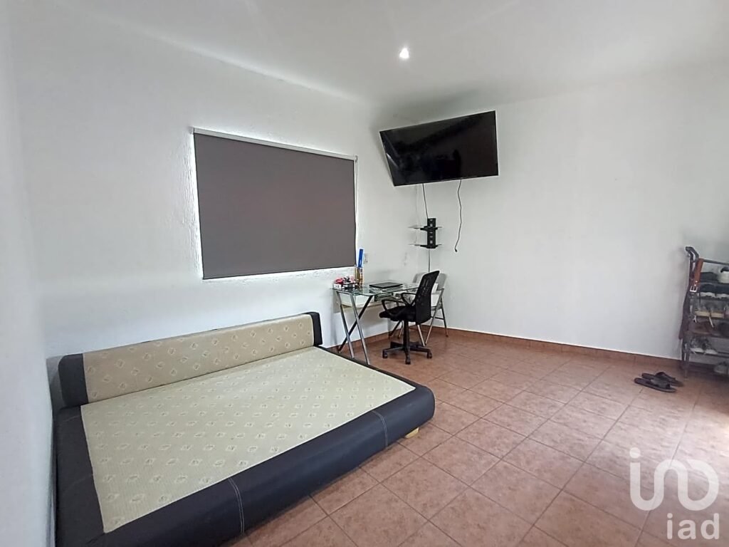 CASA EN PEDREGAL LAS FUENTES EN VENTA RECIEN REMODELADA