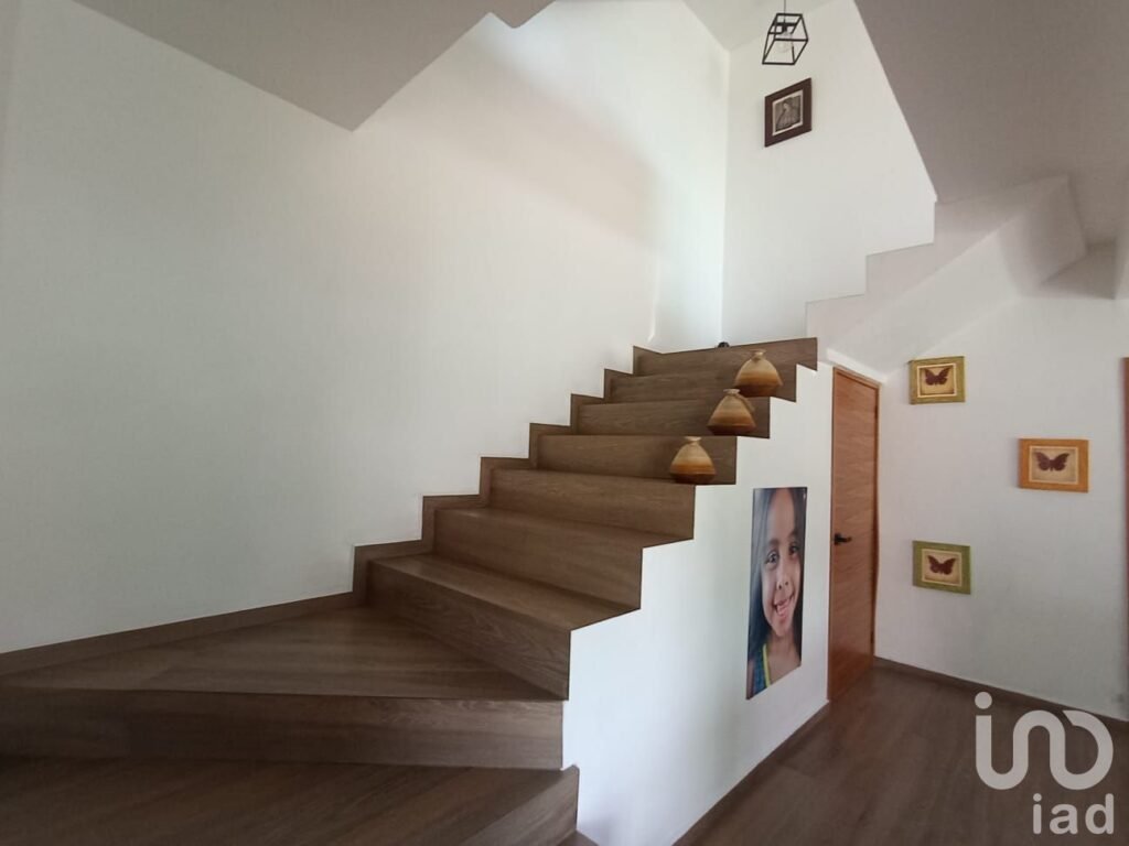 CASA EN PEDREGAL LAS FUENTES EN VENTA RECIEN REMODELADA