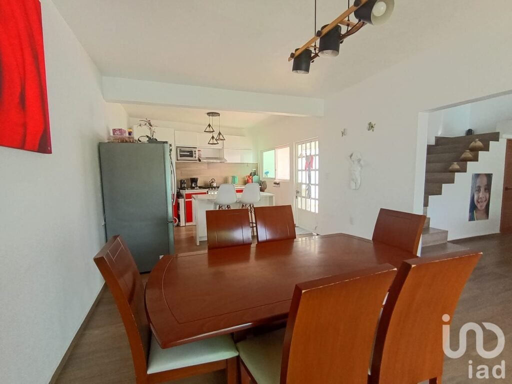 CASA EN PEDREGAL LAS FUENTES EN VENTA RECIEN REMODELADA