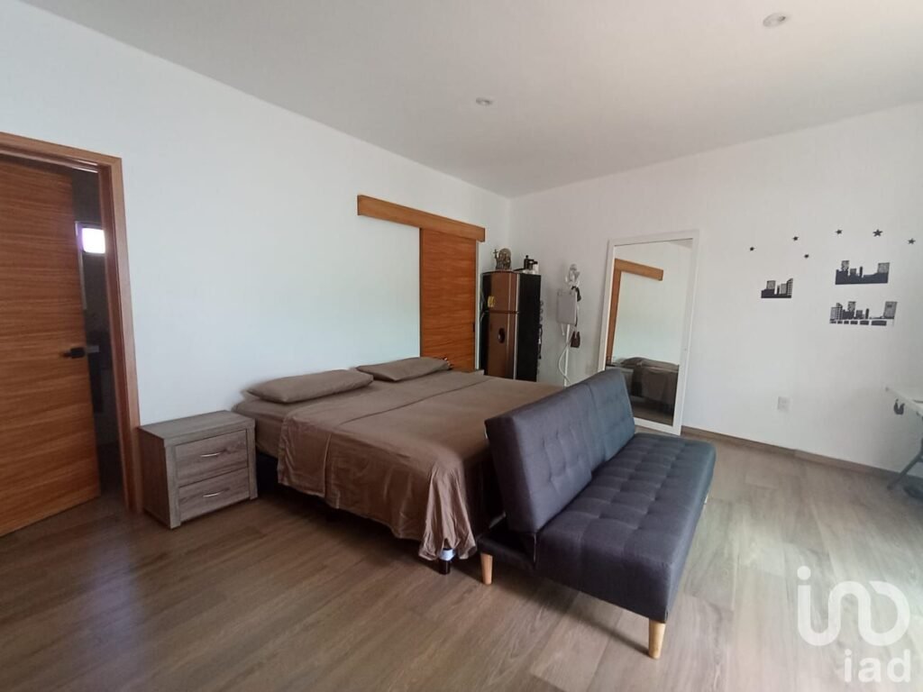 CASA EN PEDREGAL LAS FUENTES EN VENTA RECIEN REMODELADA