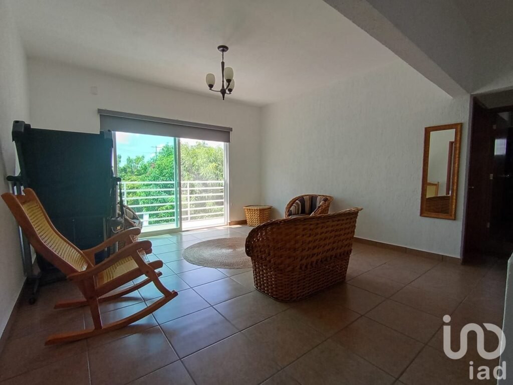 CASA EN PEDREGAL LAS FUENTES EN VENTA RECIEN REMODELADA