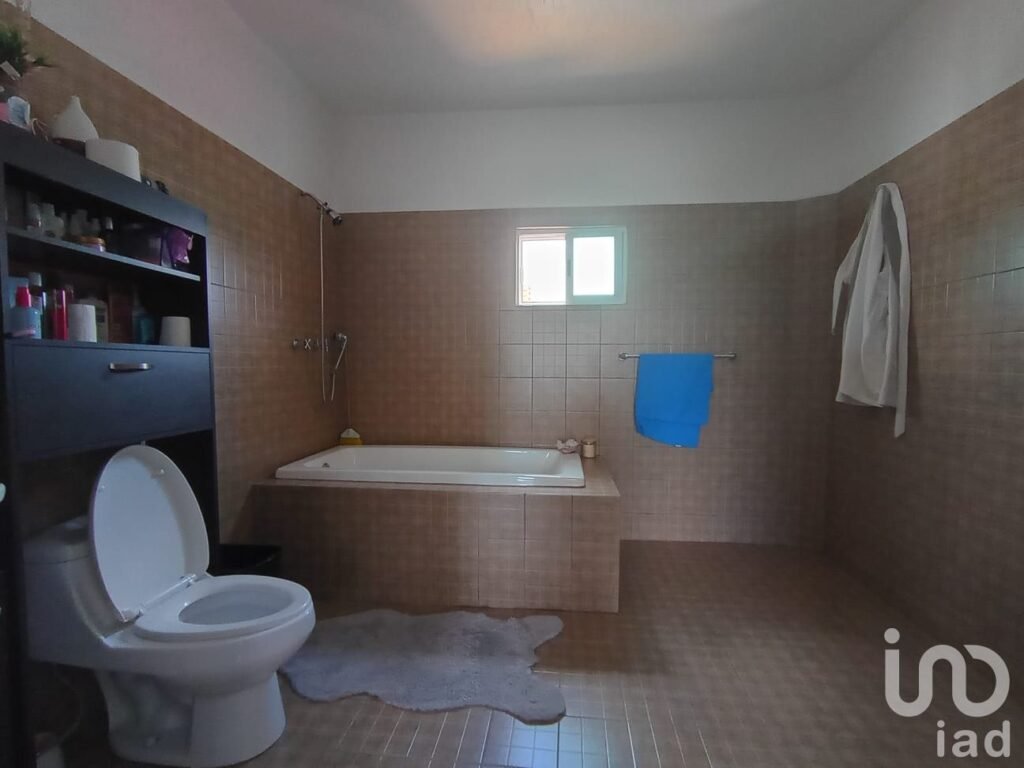 CASA EN PEDREGAL LAS FUENTES EN VENTA RECIEN REMODELADA