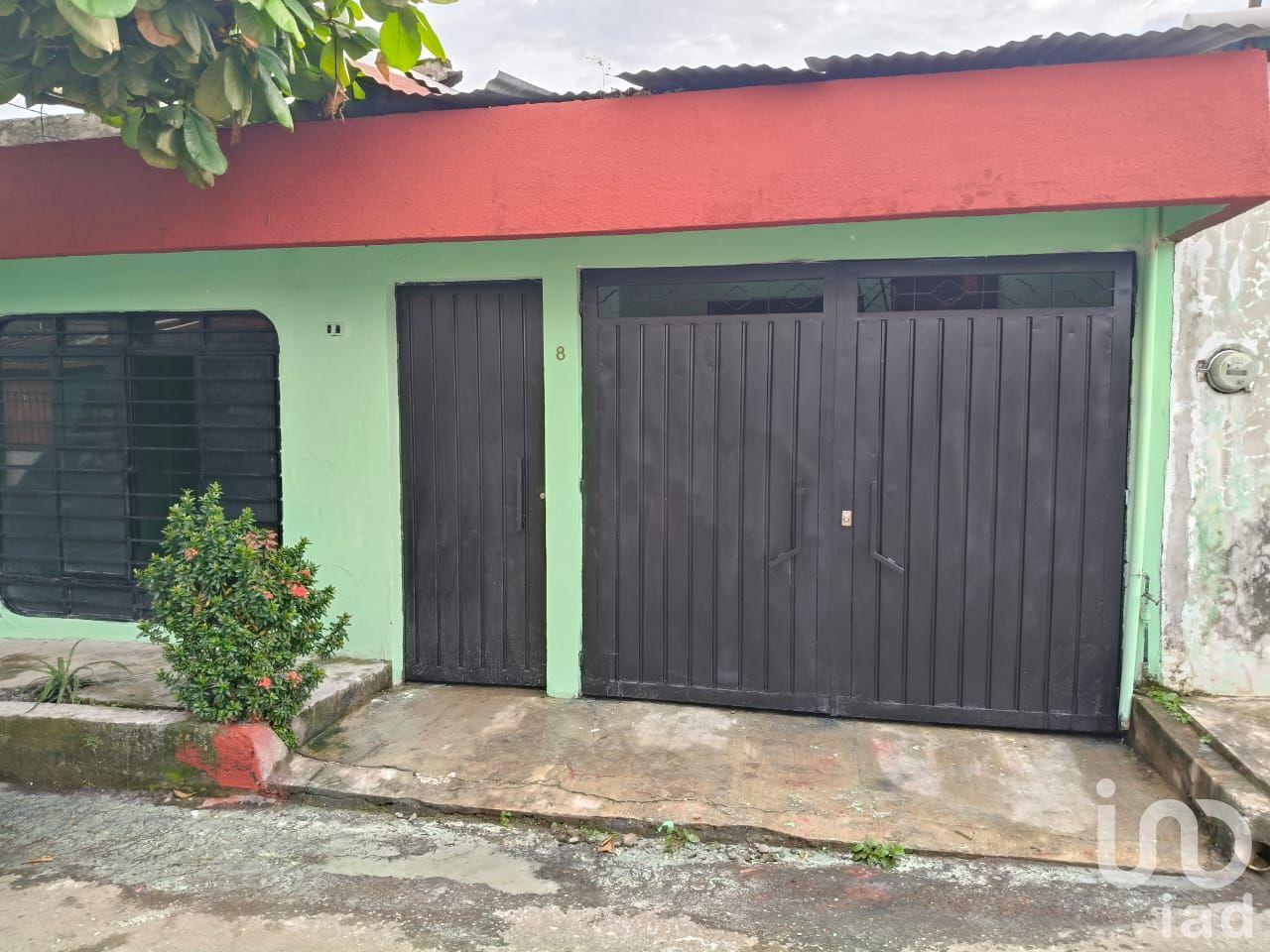 CASA EN VENTA EN COL SANTA CRUZ