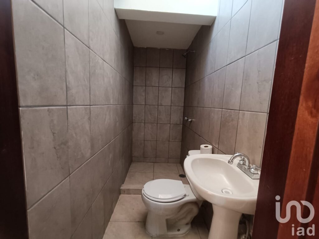 Casa en venta colonia Morelos con local