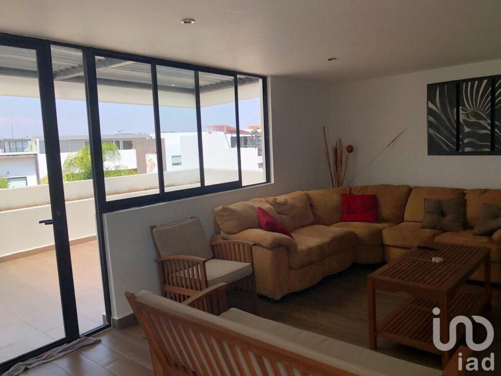 RENTA Casa en Lomas de Angelópolis, Parque Coahuila