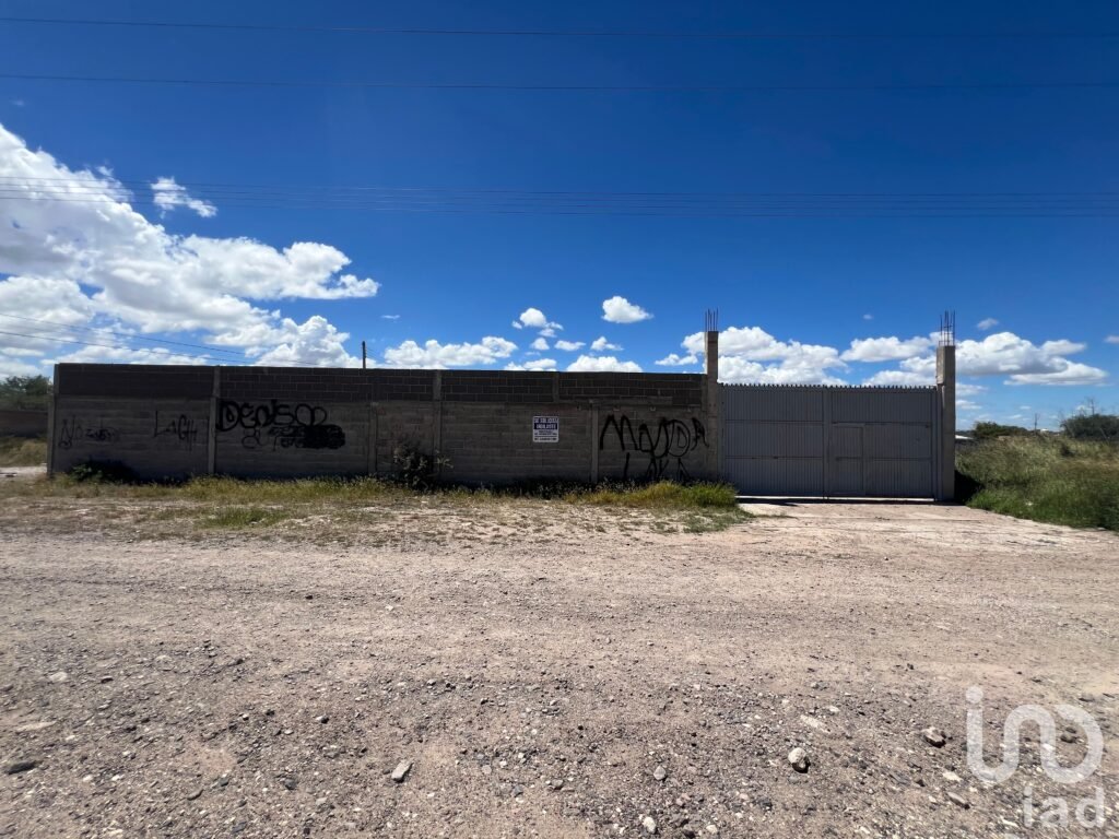 En Renta Terreno Bardeado en Jassos,SLP, con bodega