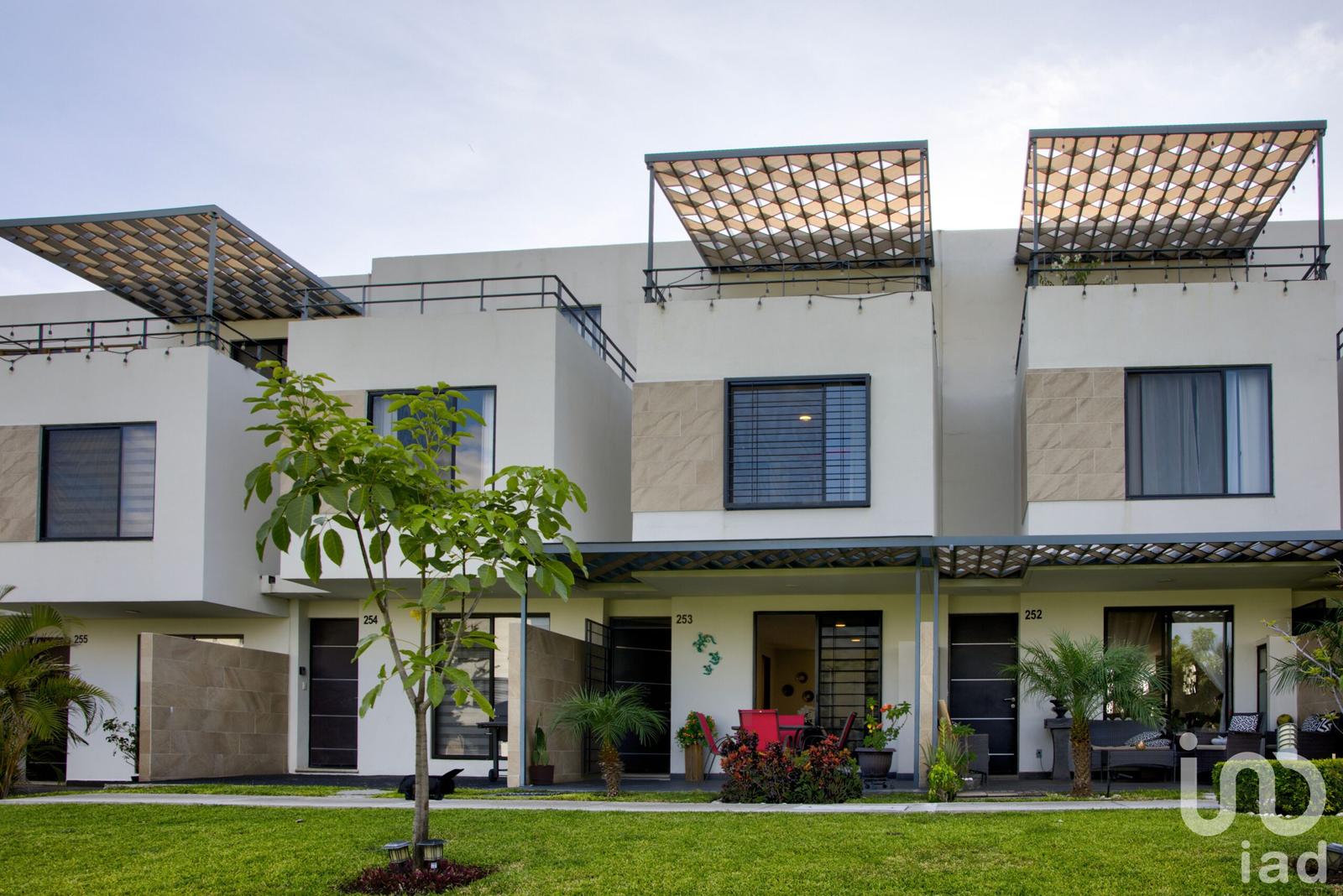 CASA EN VENTA EN FRACCIONAMIENTO SANTA FE LIFESTYLE, XOCHITEPEC, MORELOS