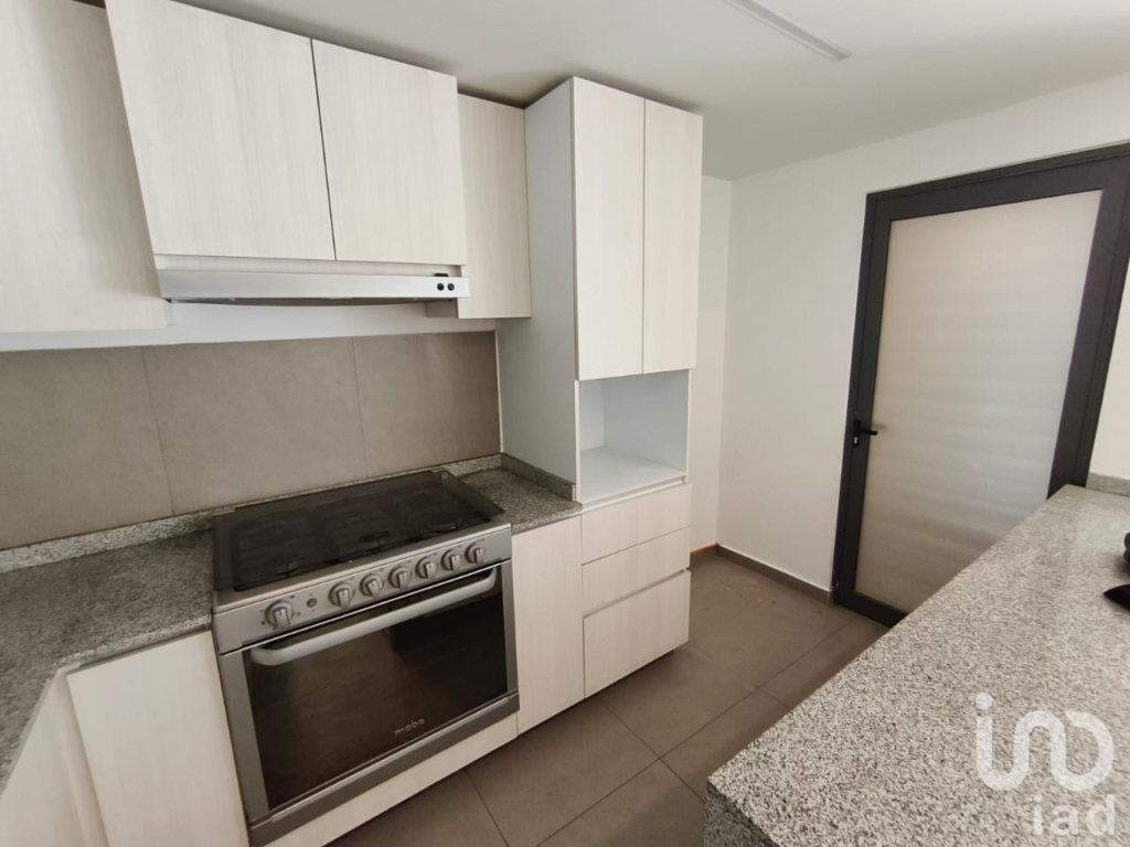 VENTA  CASA RESIDENCIAL DEL PARQUE