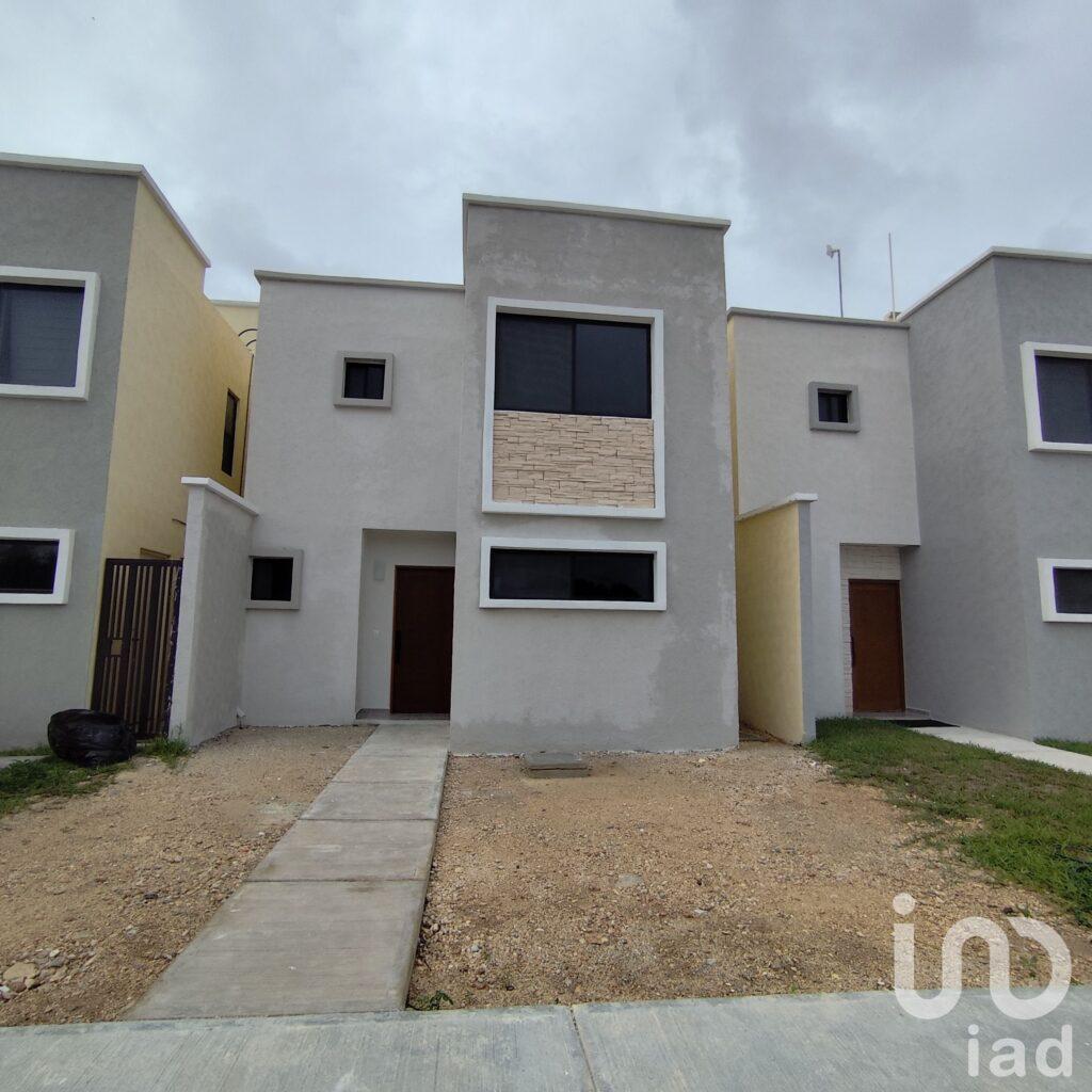 Casa Nueva en Cancún - Polígono Sur (no comparte muros)