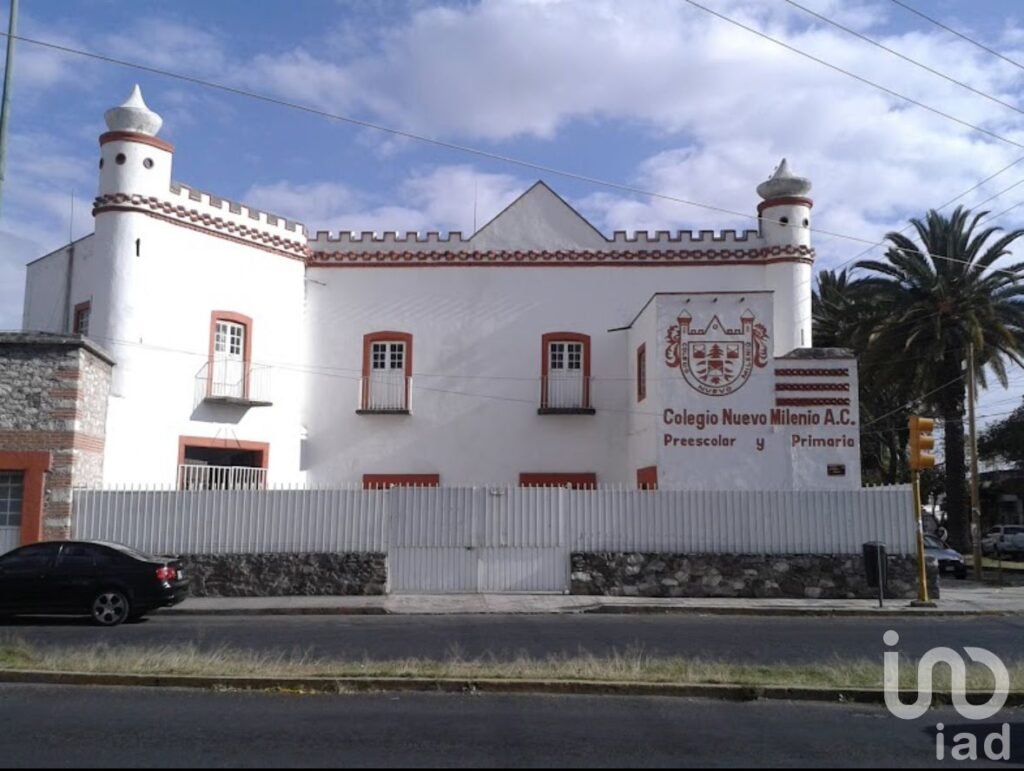 Edificio en Venta en esquina zona plaza San Pedro Colonia maestro federal