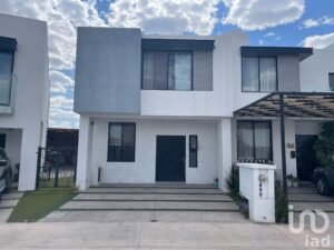 CASA AMUEBLADA EN RENTA EN PRIVADA ZERE, SLP (HASTA 10 PERSONAS)